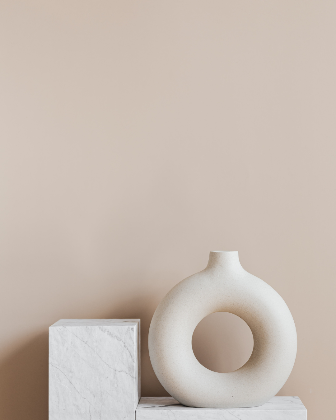 Un intérieur beau, chaleureux, harmonieux et soutenant pour se sentir mieux chez soi